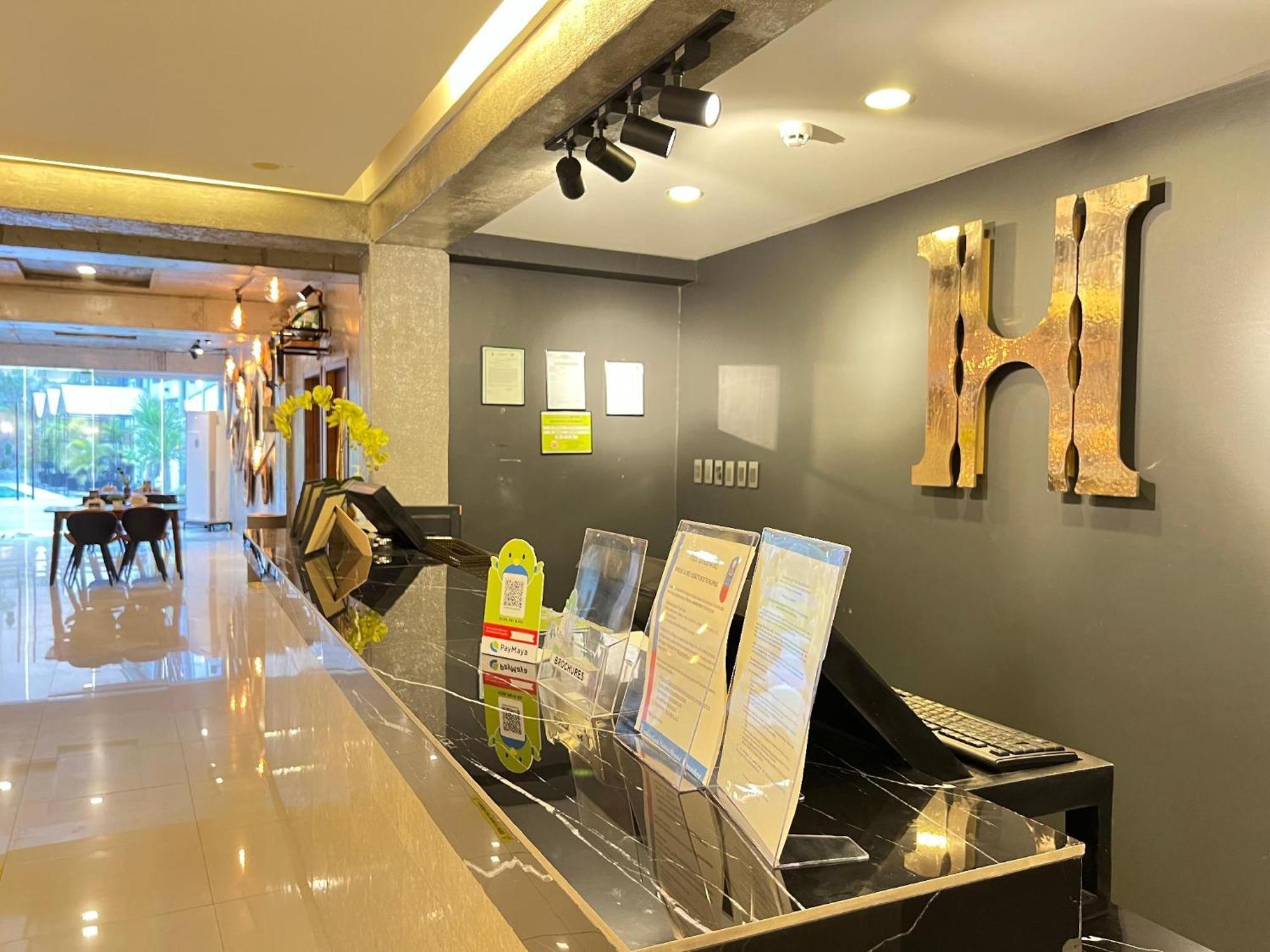 Hotel Halo Angeles City Esterno foto
