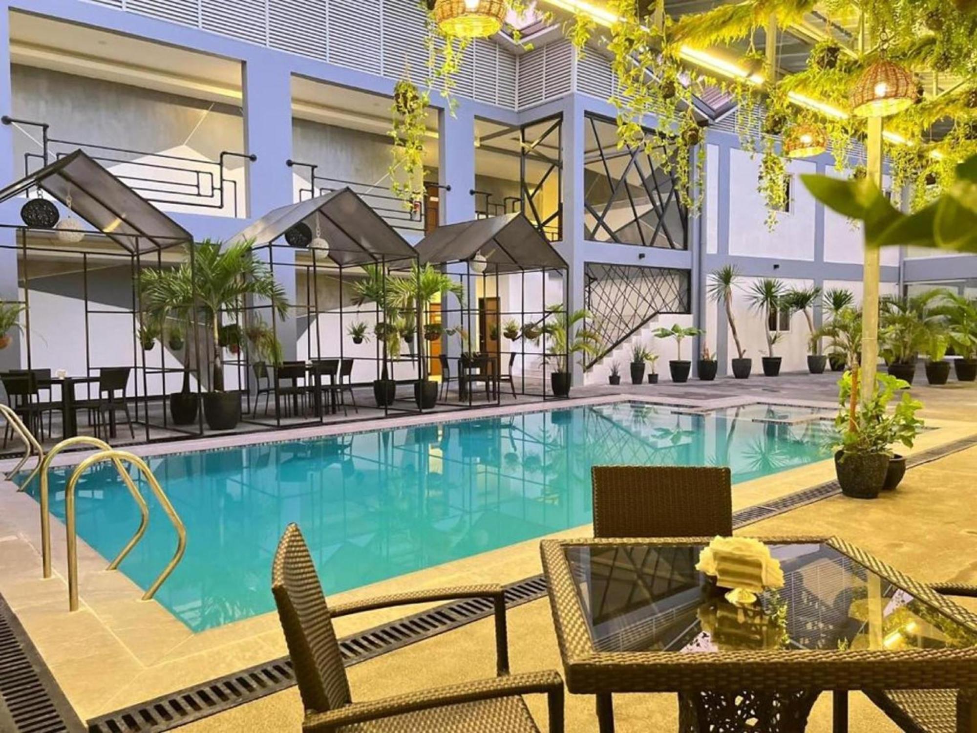 Hotel Halo Angeles City Esterno foto